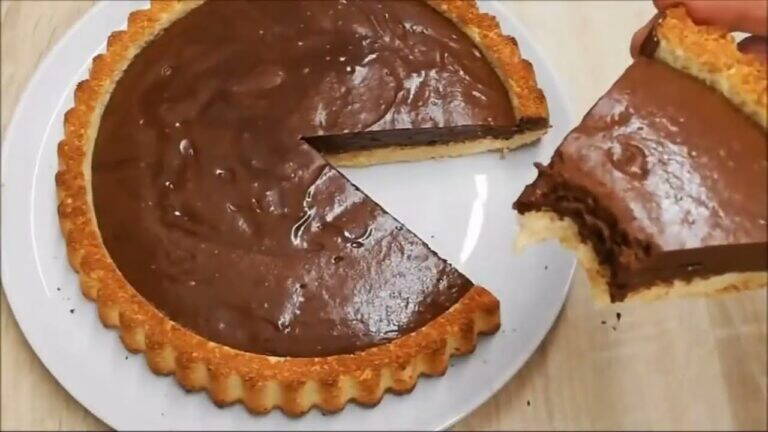 Tarta kokosowa Rocher z musem czekoladowym: szybki i niezawodny przepis! ✨